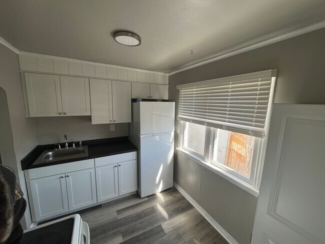 Foto del edificio - 1 Bed, 1 Bath Home for Rent