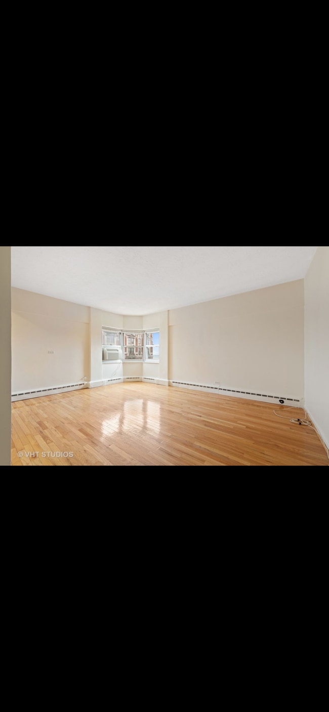 Building Photo - 4970 N Marine Dr