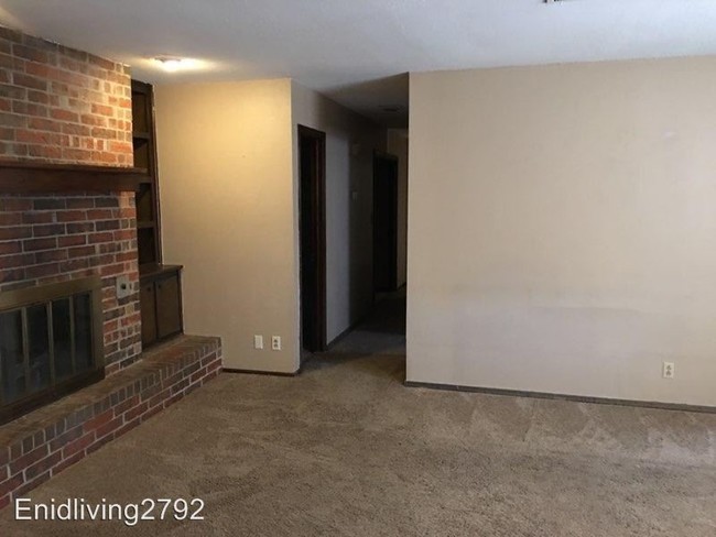 Building Photo - 2 br, 2 bath Apartment - 4607 Spring Ridge Rd