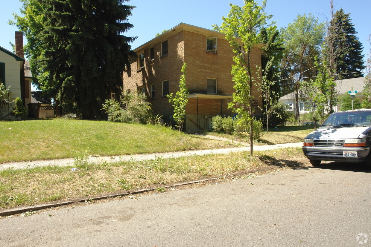 Building Photo - 1005 S Elm St