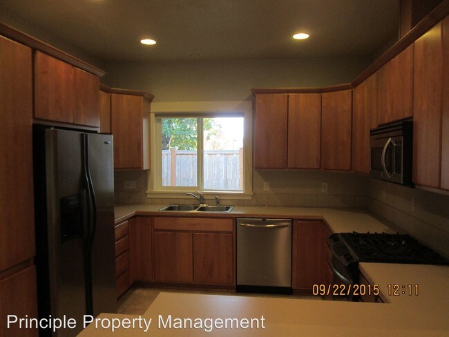 Building Photo - 3 br, 2 bath House - 3025 Willakenzie Rd.