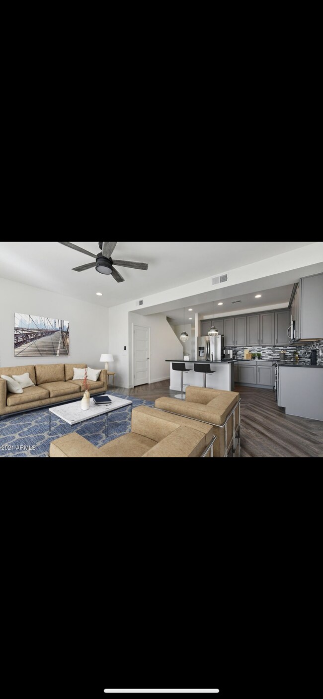 Foto del edificio - 1270 E Curry Rd