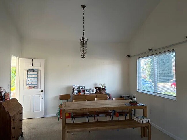 Dining Room - 337 Barrow Ct