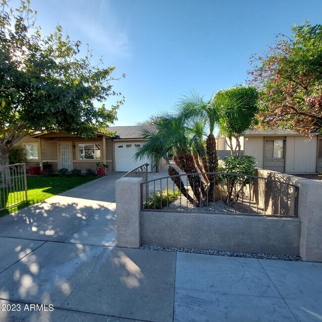 Building Photo - 1636 N 64th Dr