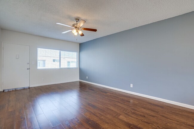 Building Photo - 6803 Brynhurst Ave