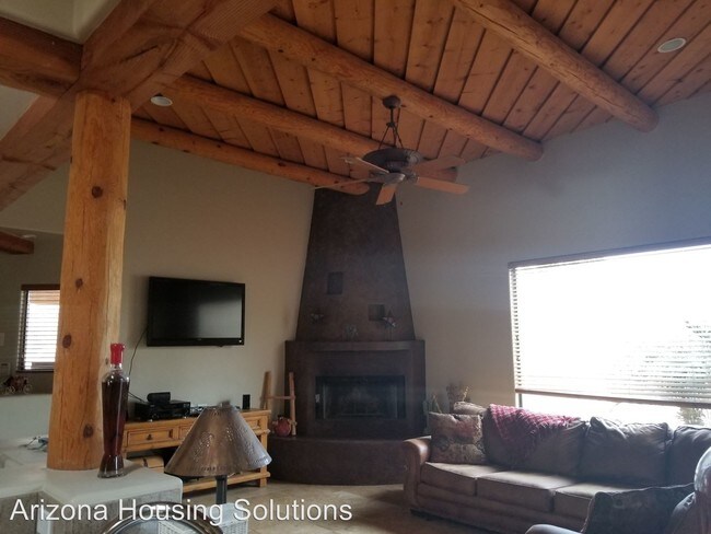 Foto del edificio - 3 br, 2.5 bath House - 4750 N. Barghout Pl.