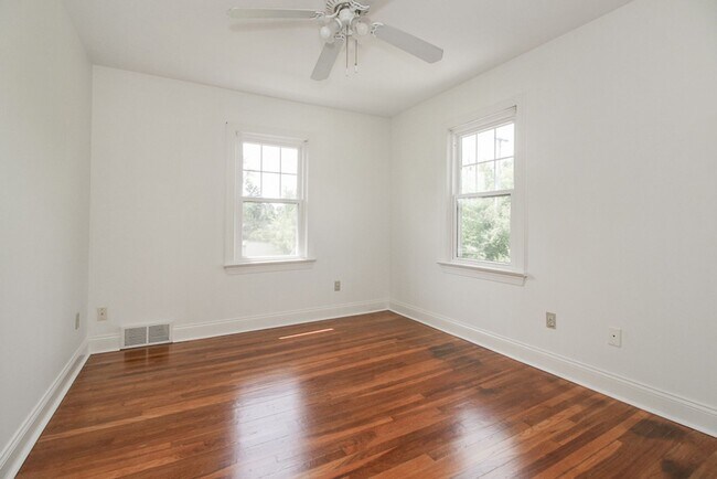 Foto del edificio - 3372 Sutton Rd