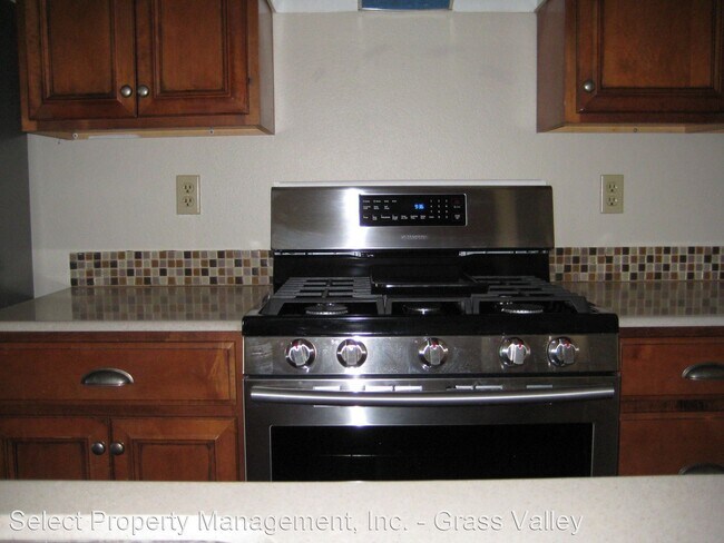 Building Photo - 2 br, 1 bath House - 11561 Garnet Way  # 2