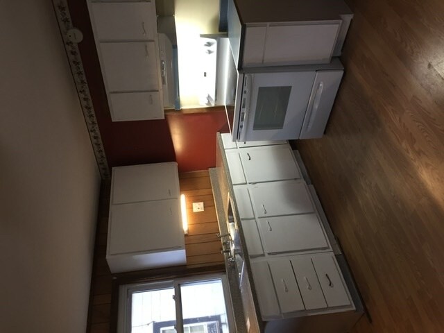 Building Photo - 631 Park Ave