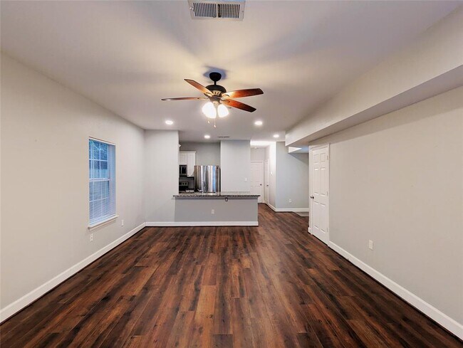 Foto del edificio - 310 E 31st St