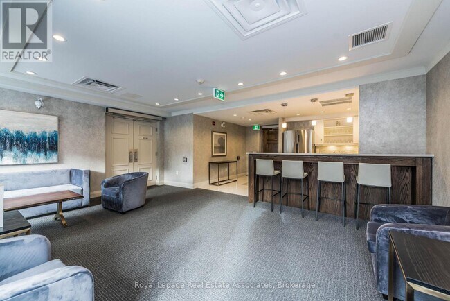 Building Photo - 40 Via Rosedale