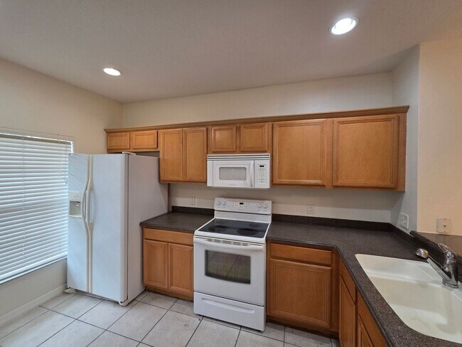 Foto del edificio - Beautiful 2 Bedroom, 2.5 Bath Townhome for Rent in The Hammocks!