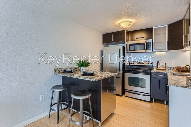 Foto del edificio - 1032 N Clarkson St