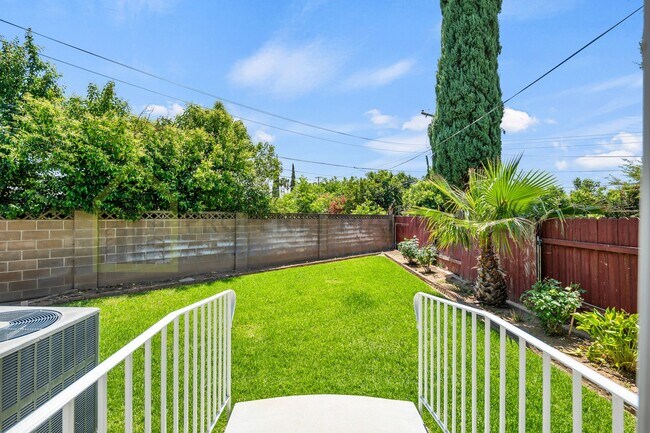 Building Photo - Charming 3-Bed Ranch Home with room for 4t...