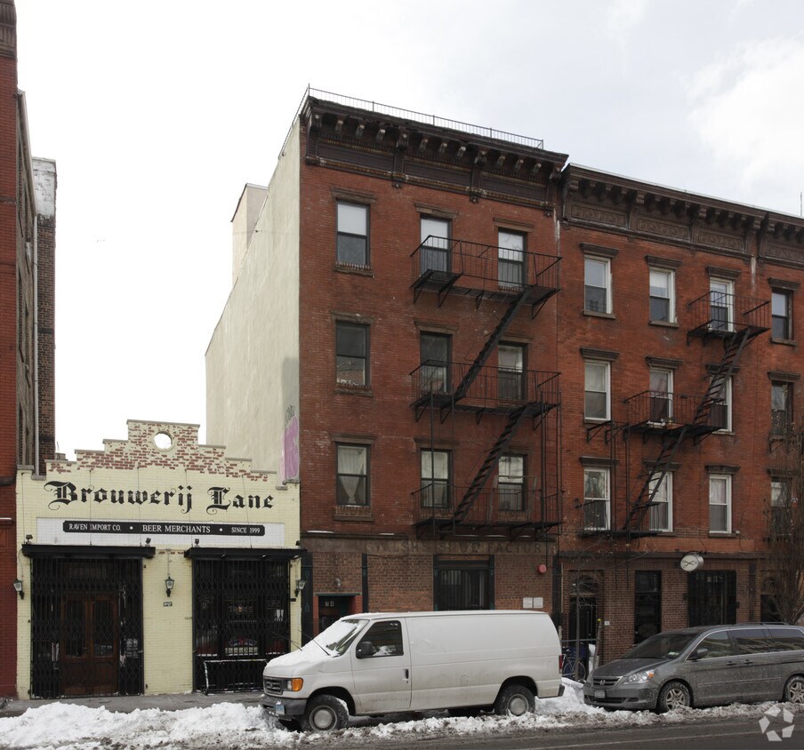 Primary Photo - 74 Greenpoint Ave