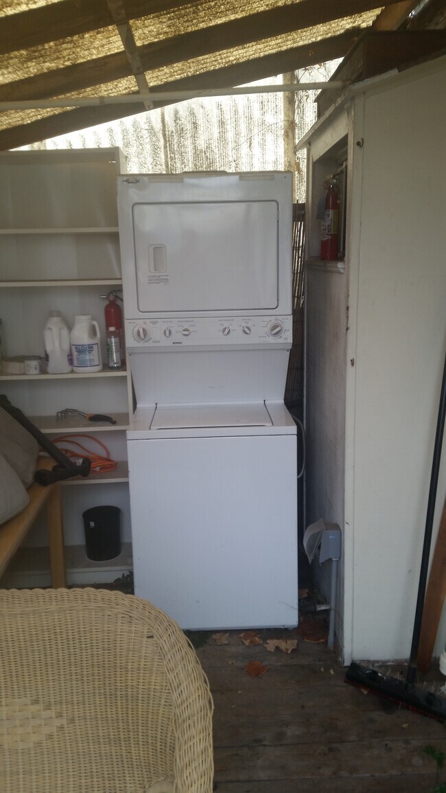 Foto del edificio - 2144 Bonar St