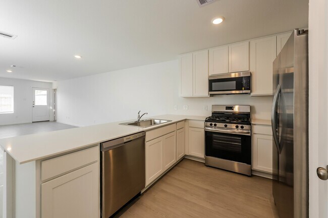 Foto del edificio - 18072 Trepito Ave