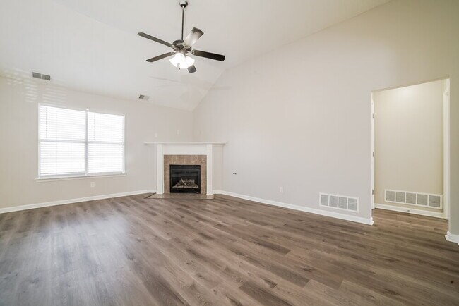 Building Photo - 5915 Landau Dr