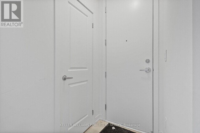 Photo du bâtiment - 58 Elizabeth St S