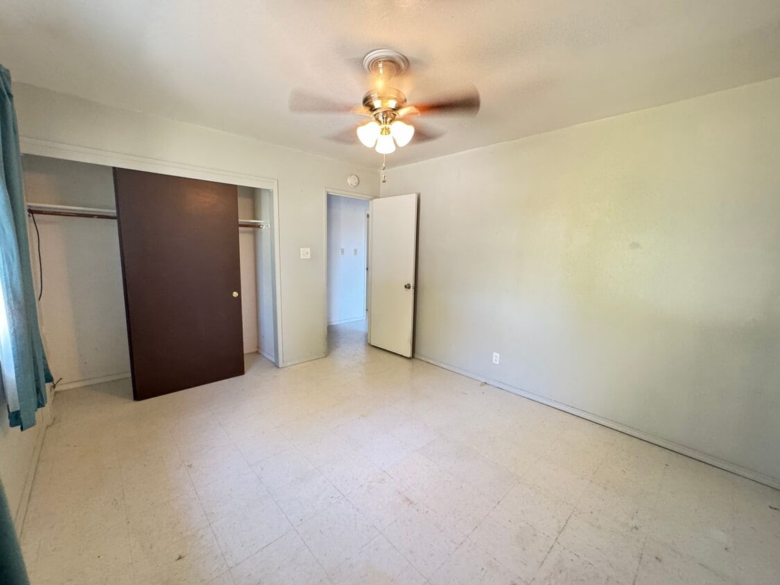 Building Photo - 4360 Twain Dr