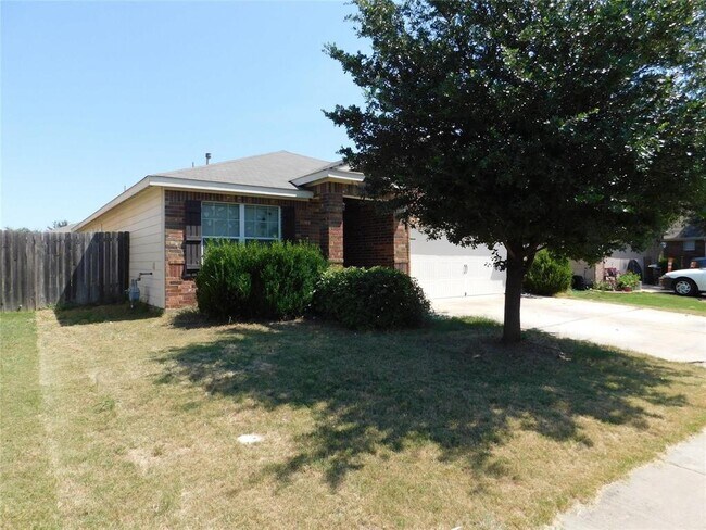 Foto del edificio - 536 Hidden Dale Dr