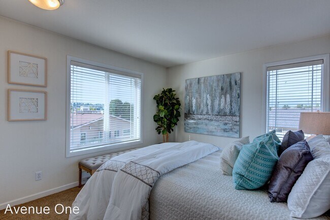 Building Photo - 2 br, 1 bath House - 2417 NW 59th St #W402