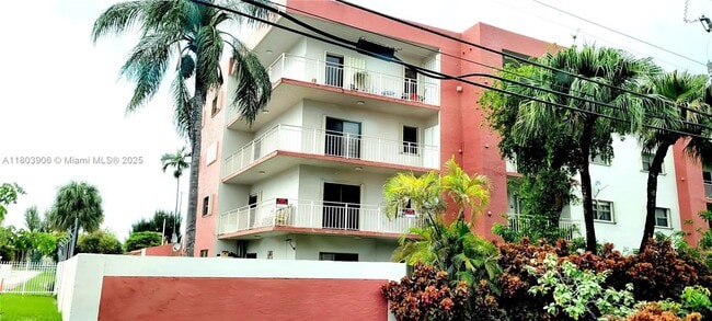 Foto del edificio - 8401 NW 8th St