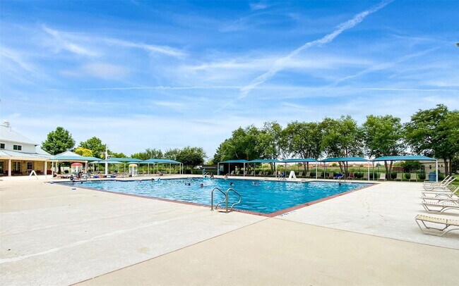 Foto del edificio - 604 Creekside Dr