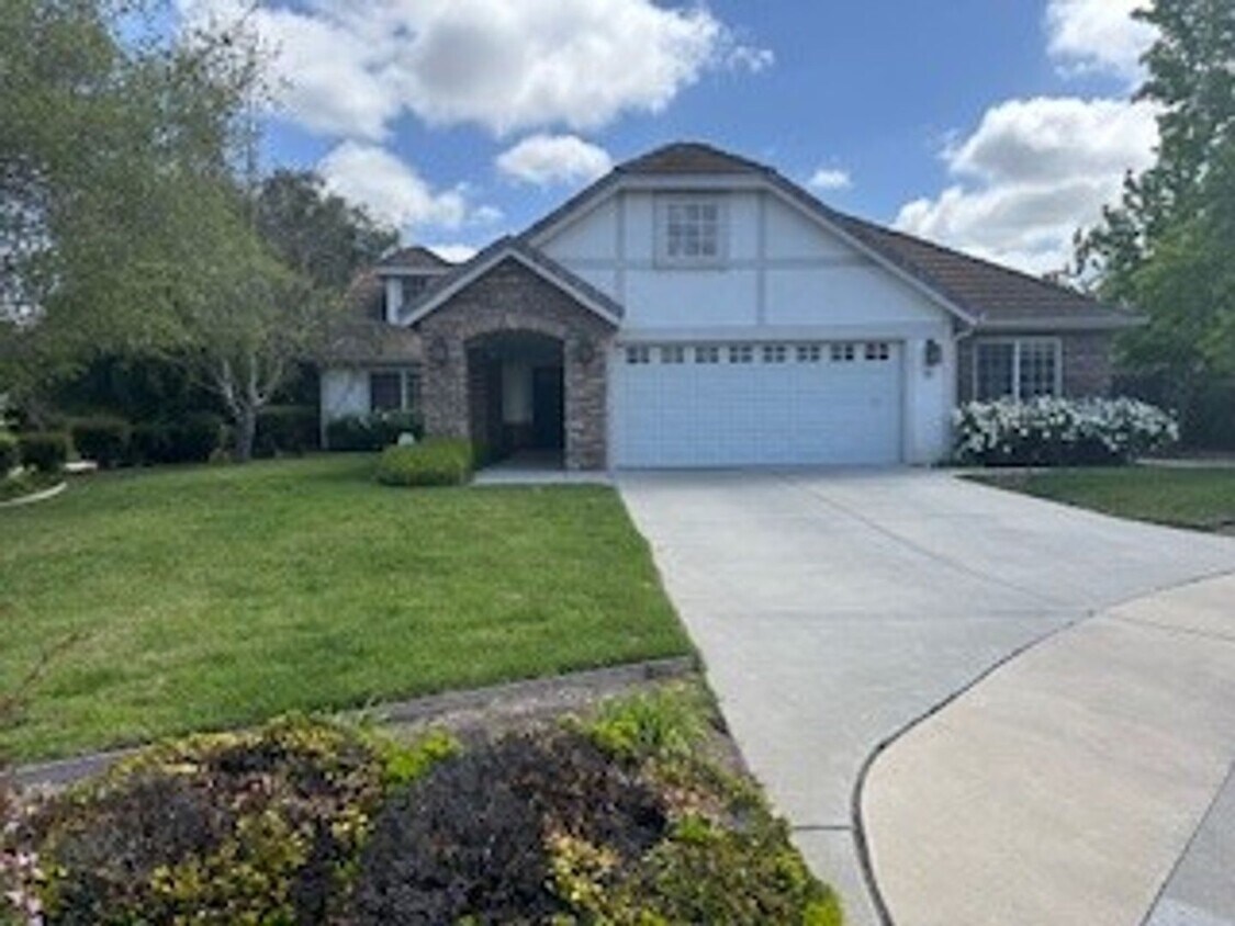 Primary Photo - Beautiful Home