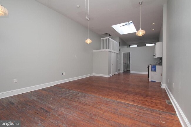 Building Photo - 1527 South St