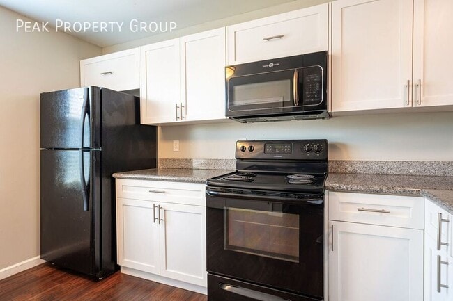 Building Photo - 257 E 12th Ave