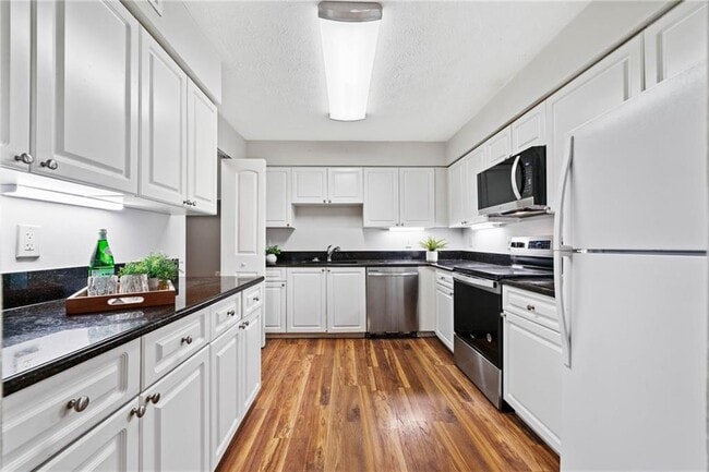 Building Photo - 717 Beaufort Cir