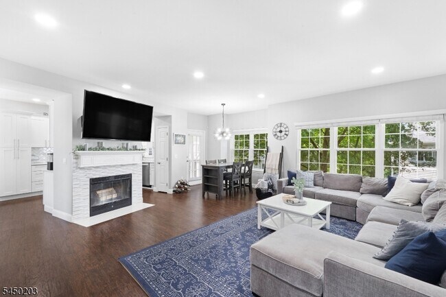 Foto del edificio - 2202 Yardley Pl