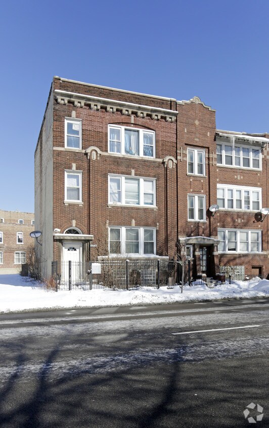 Primary Photo - 652 W 55th St