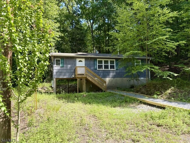 Foto del edificio - 56 Appleseed Rd