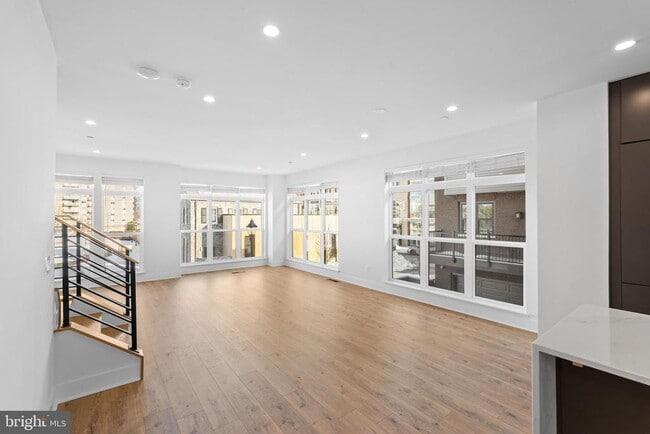 Foto del edificio - 5502 Topaz Ln