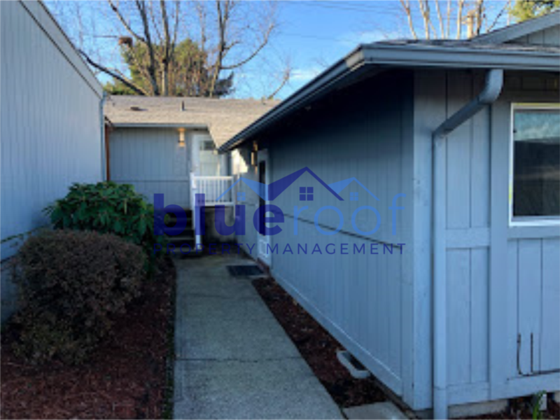 Foto principal - 12226 NE Rose Pkwy