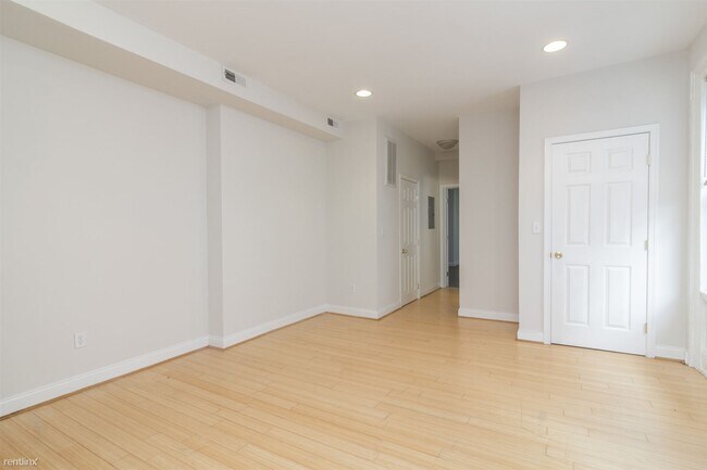 Foto del edificio - 1 br, 1 bath  - 641 N 15th St Apt 4 Unit 4