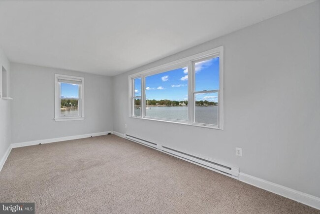 Building Photo - 1072 River Bay Rd