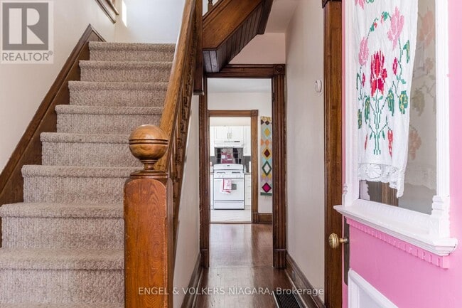 Building Photo - 5643 Peer St