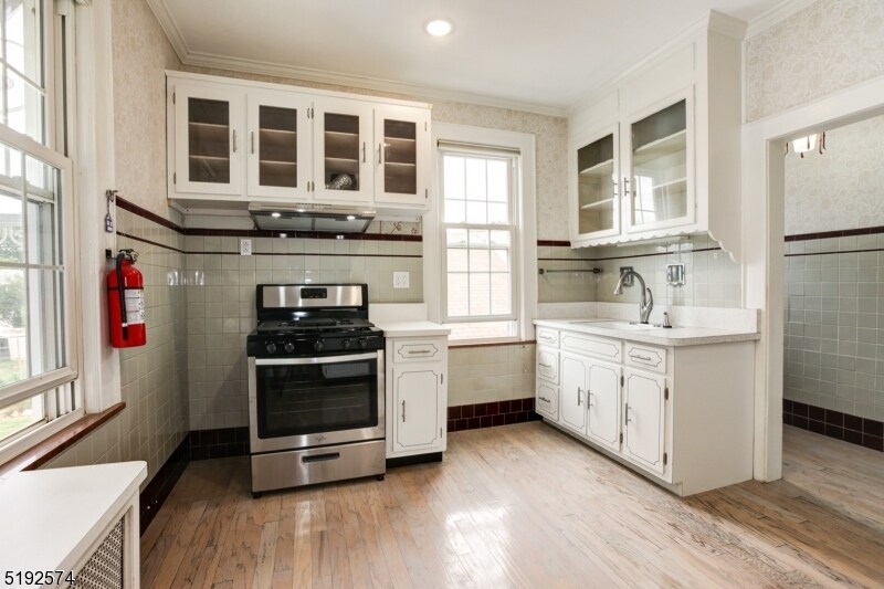 Primary Photo - 35 Mt Pleasant Ave