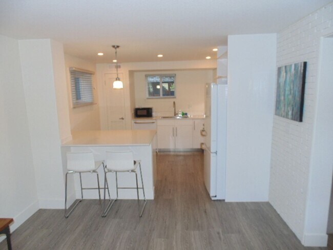 Building Photo - 2 Bedroom Loft Style Apartment in Downtown...