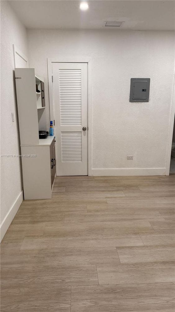 Foto del edificio - 693 NE 80th St