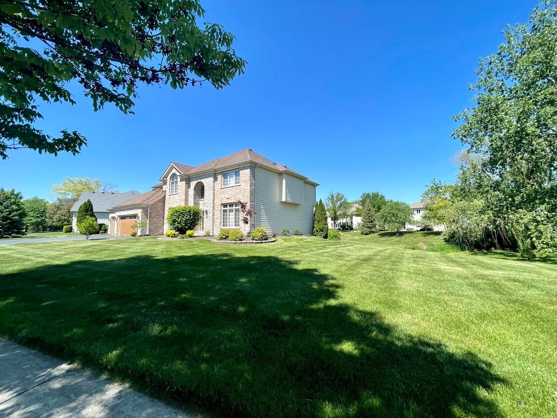 Primary Photo - 4211 Clearwater Ln