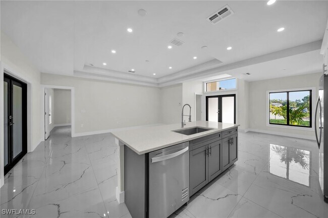 Foto del edificio - 636 Ladd St