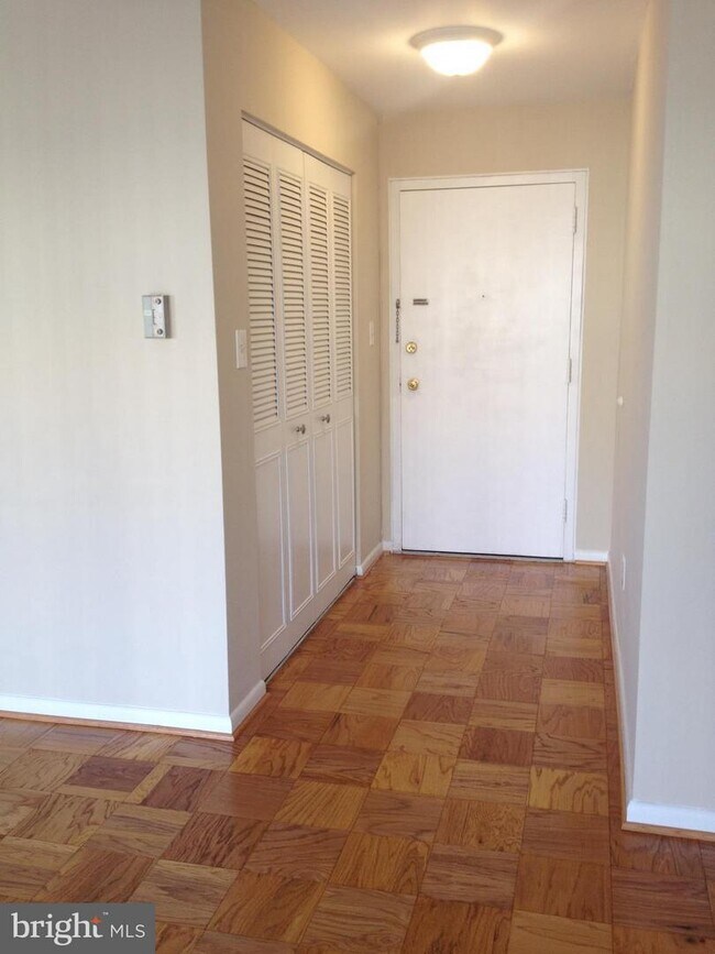 Foto del edificio - 4241 Columbia Pike