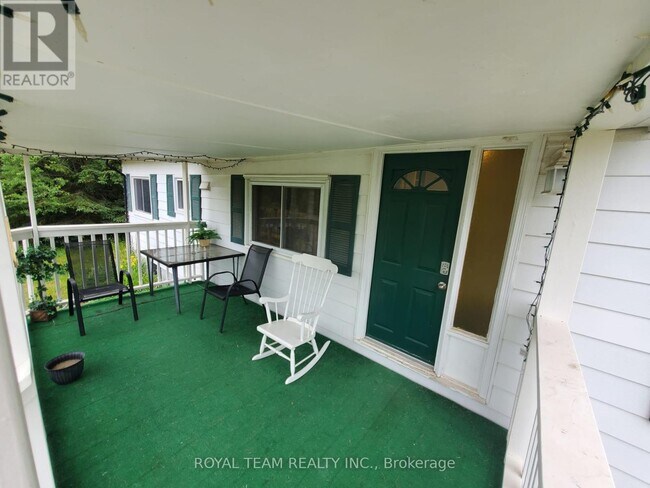 Photo du bâtiment - 608 Hickory Beach Rd