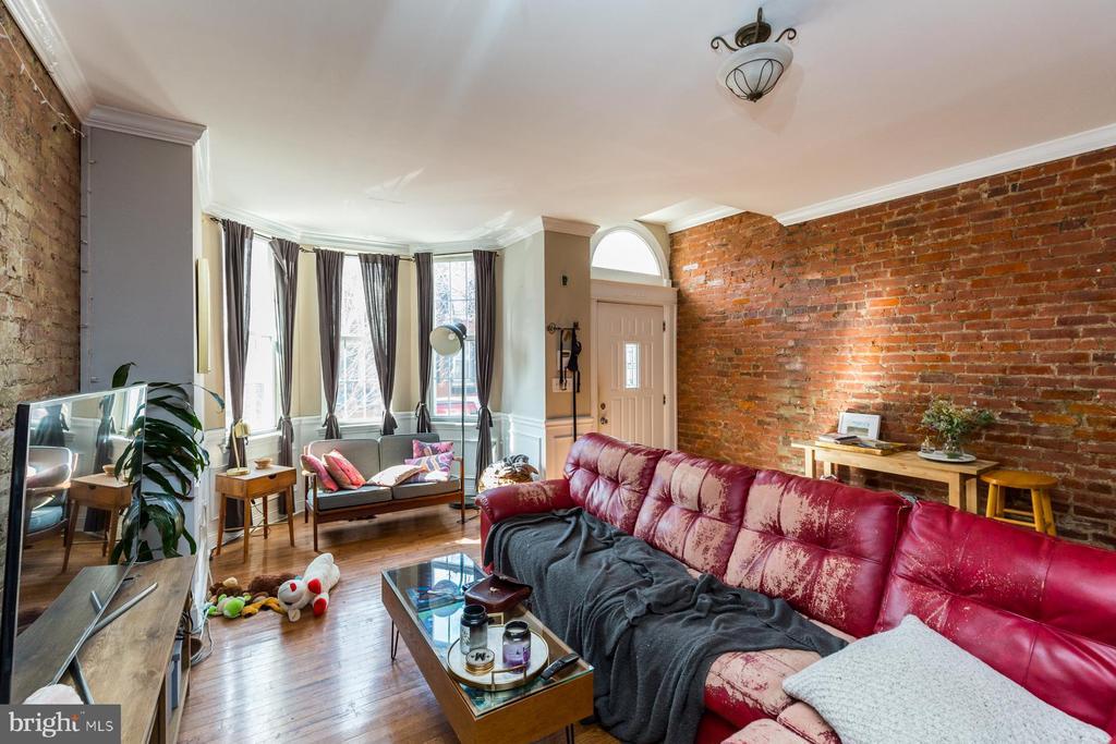 Primary Photo - 2229 St Albans St