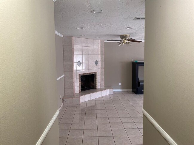 Building Photo - 9619 Camrose Ct