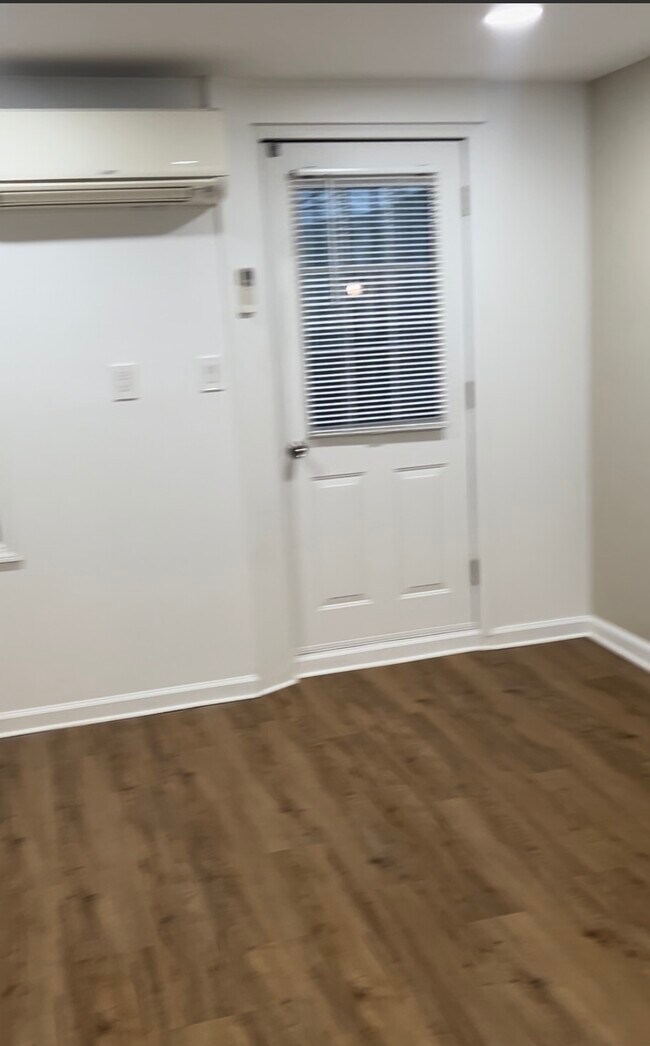Foto del edificio - 605 Bramhall Ave